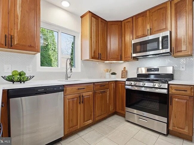 Photo - 11527 Grandview Ave