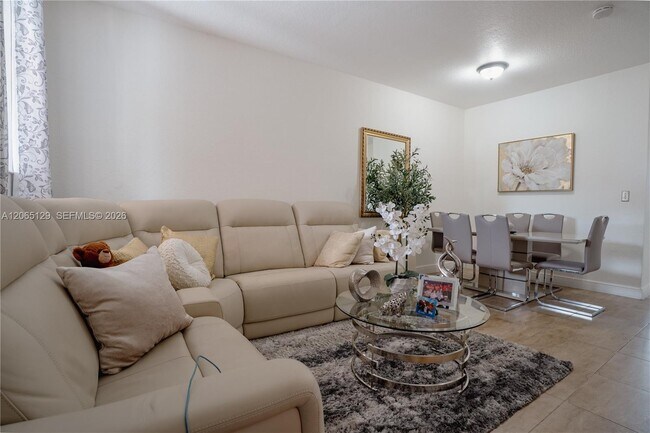 Photo - 17600 NW 73rd Ave Unidad 201-6