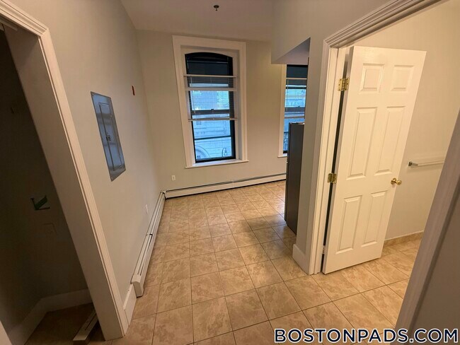 60 Franklin St Unit 302