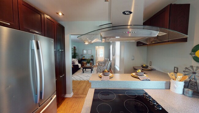 Photo - 2305 N Maplewood Ave Unit 1