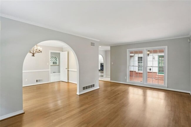 Photo - 5224 N Peachtree Rd