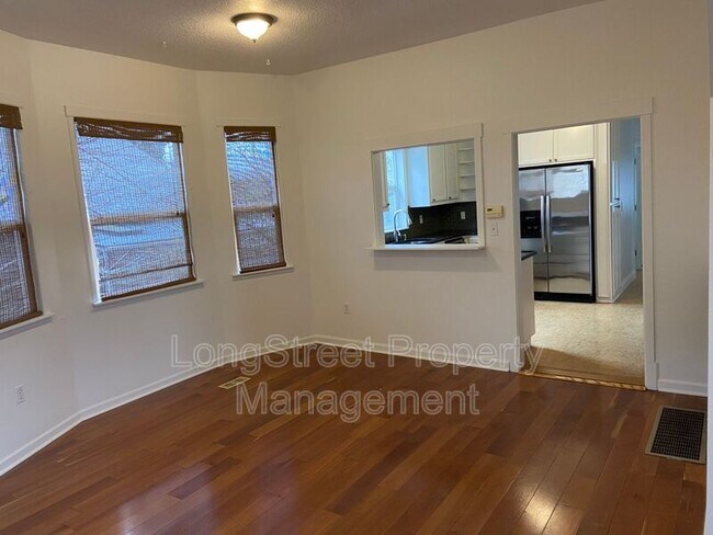 Photo - 2624 NE Sumner St