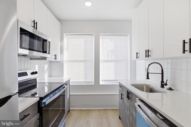 Building Photo - 630 W Cumberland St Unit 1