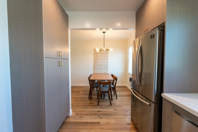 Photo - 1319 Havenhurst Dr Apartamentos