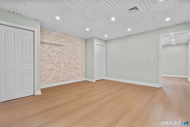 Photo - 184 Maple St