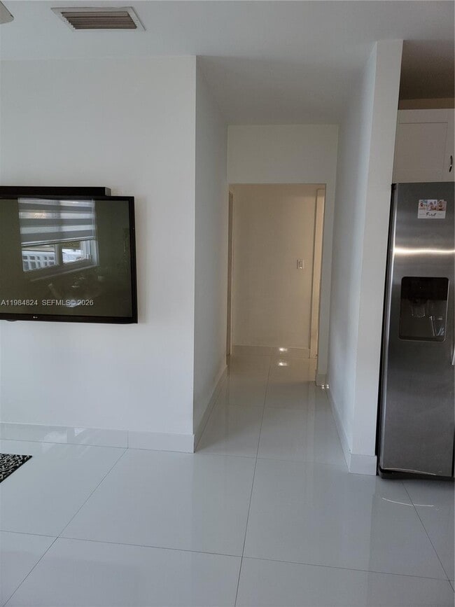 Photo - 6300 SW 21st St