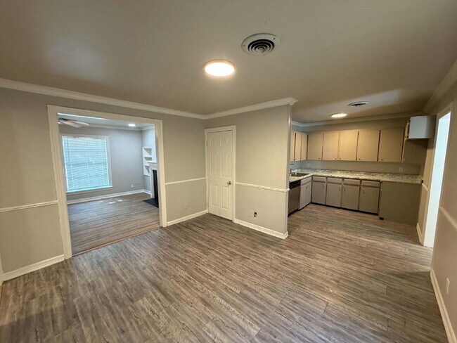 3 Bed, 1 Bath, 2 Car Garage on Corner Lot in Midtown
