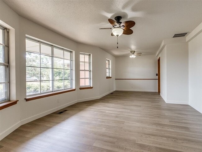 Photo - 6601 NW 150th St