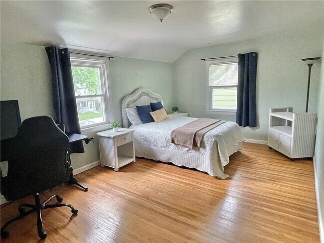 Photo - 137 Edgemont Rd