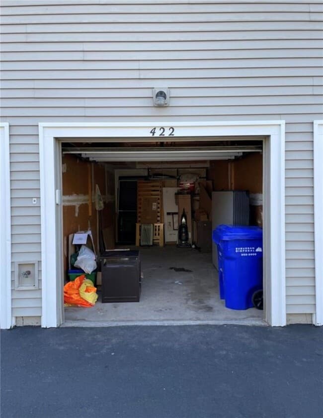 Photo - 422 Eastbrooke Ln