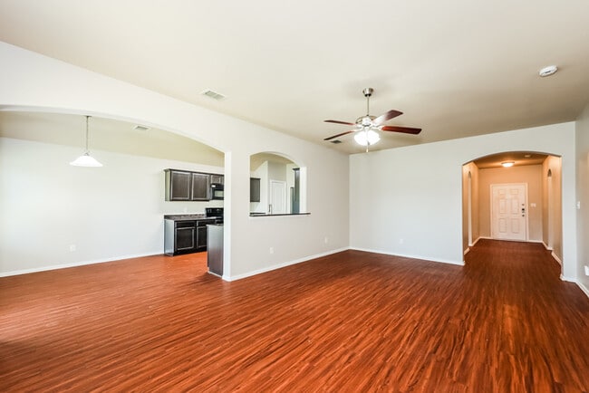 Photo - 930 Haley Dr
