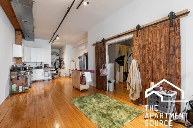 Building Photo - 2416 W North Ave Unit 3