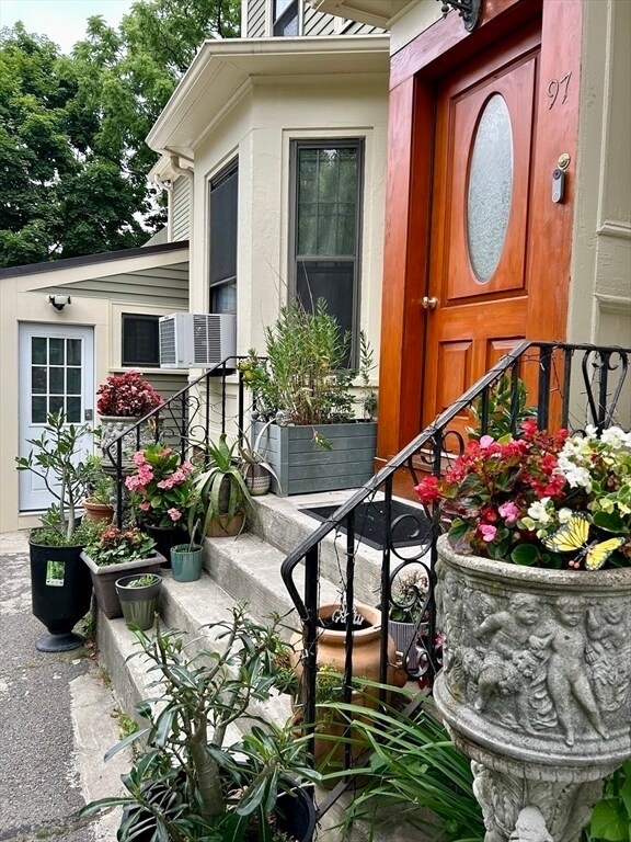 97 Court St Unit 2