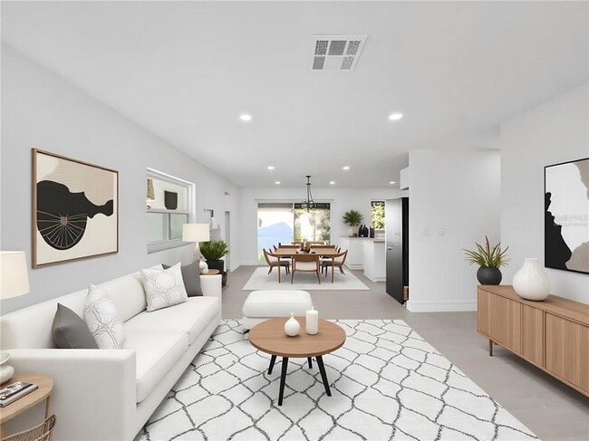 Photo - 941 Kathy St