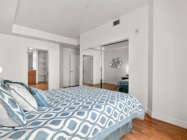 Photo - 975 Lincoln St Unidad 14F-N