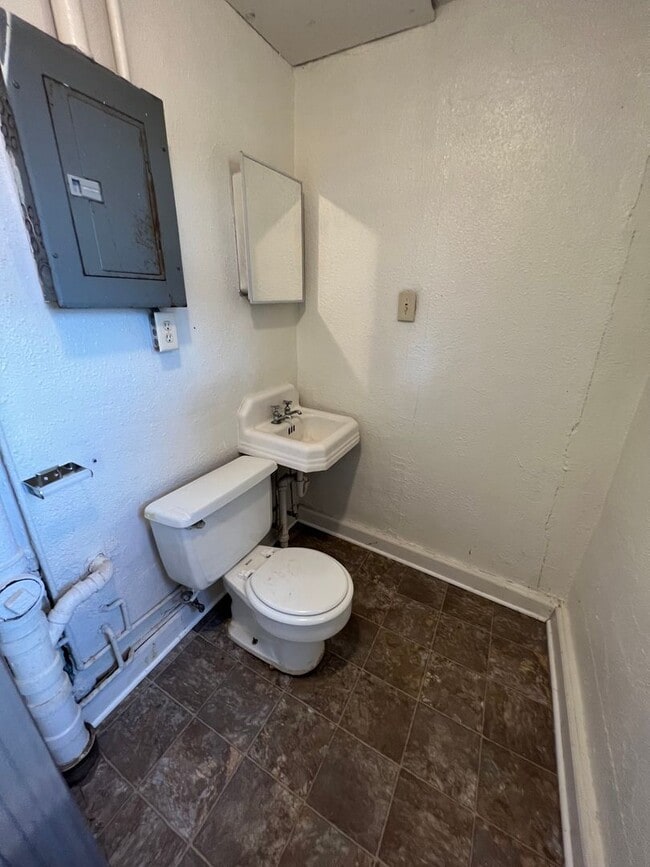 Photo - 532 W 14th St Unidad 1