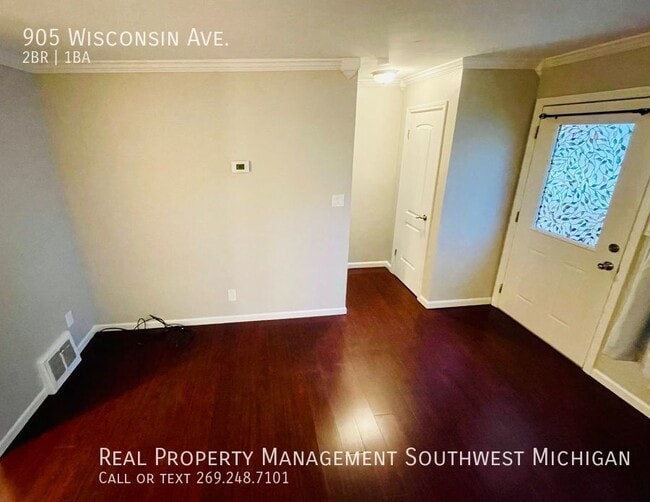 Photo - 905 Wisconsin Ave