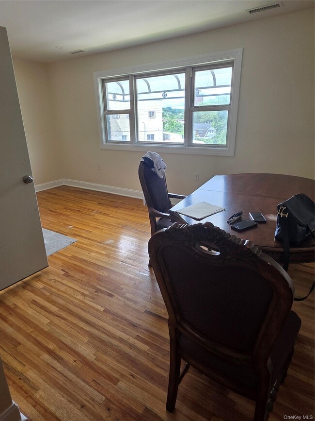 Photo - 1500 E 222nd St Unidad 3