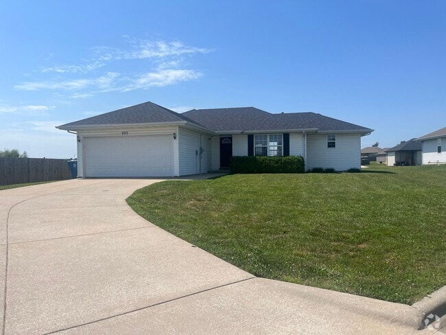 Building Photo - 3 bedroom 2 bath home in Clever, MO!