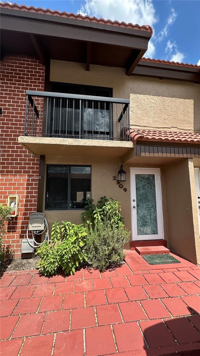 Building Photo - 1801 SW 107th Ave Unit 2509 Rental