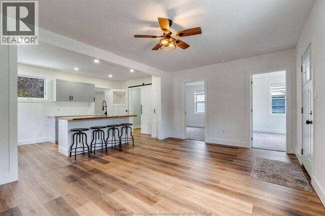 Photo - 48 McLean St