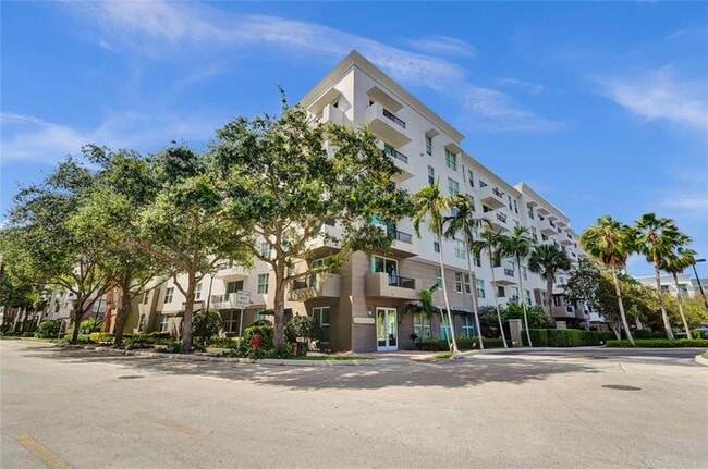 Building Photo - 2421 NE 65th St Unit 201 Rental