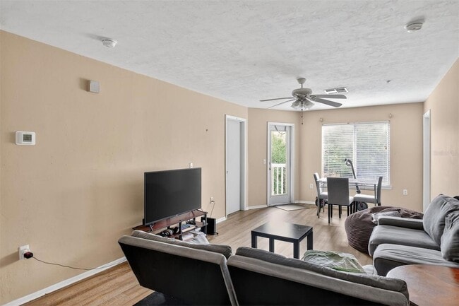 Photo - 4000 SW 23rd St Unit 3-302 Room A/1