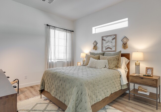 Hampton Edison - Hampton Edison