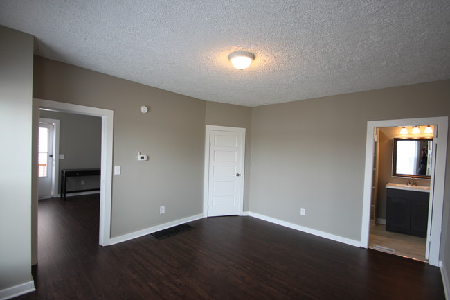 Bedroom - 541 South Ln Apartment Unit C