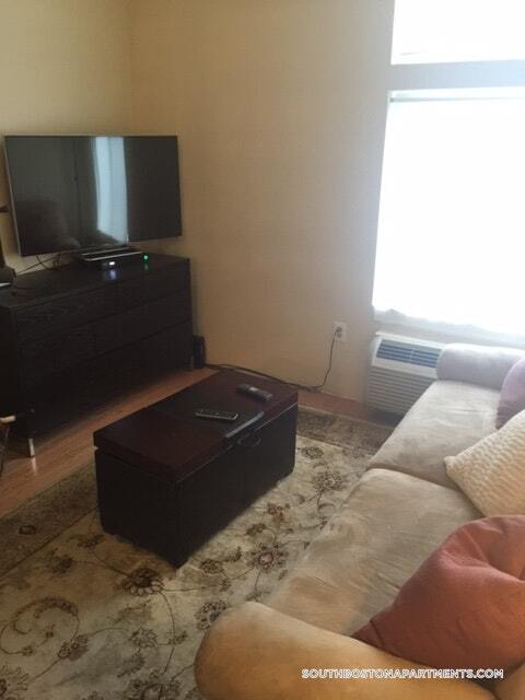 Building Photo - 385 Dorchester St