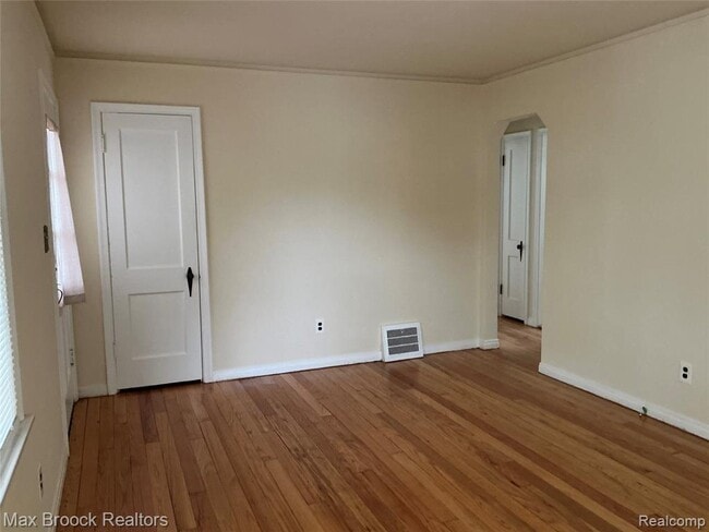 Photo - 2104 Brickley St