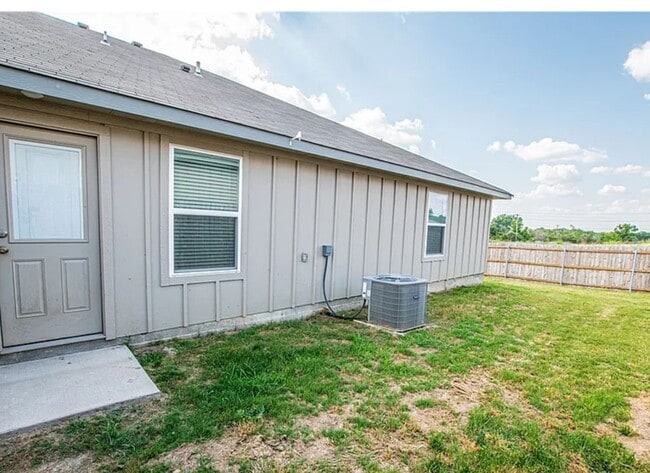 Photo - AVAILABLE SOON! (SECTION 8 ACCEPTED)