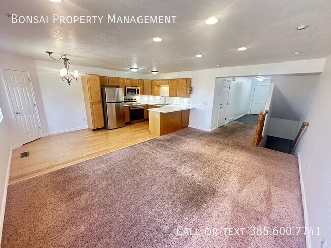 Photo - 1247 N Bridalwood Loop