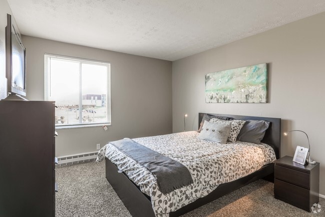 2 Bed/ 2 Bath