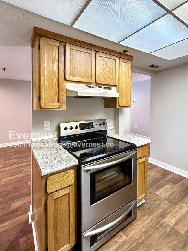 Photo - 315 N Spruce St Unit APT 410