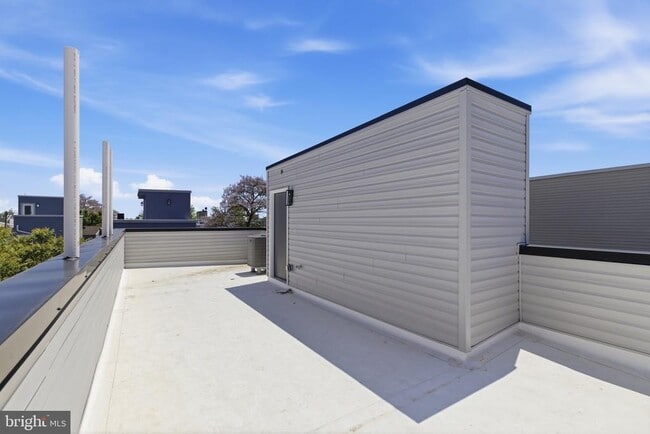 Building Photo - 2123 N 9th St Unit 2