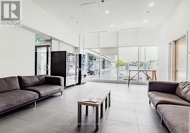 Photo - 1900 Simcoe St N Unit 314