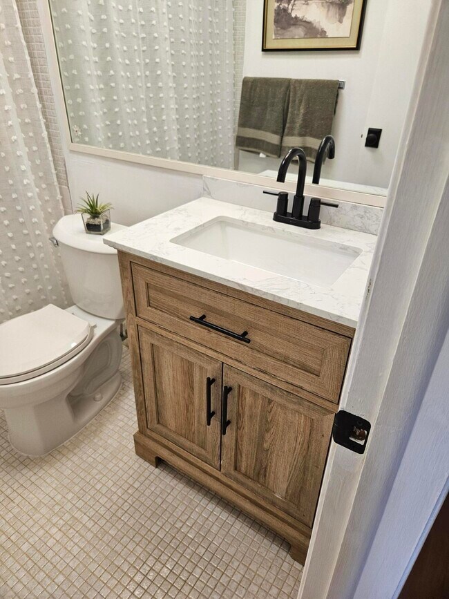 Photo - 680 Horizon W Unit 211