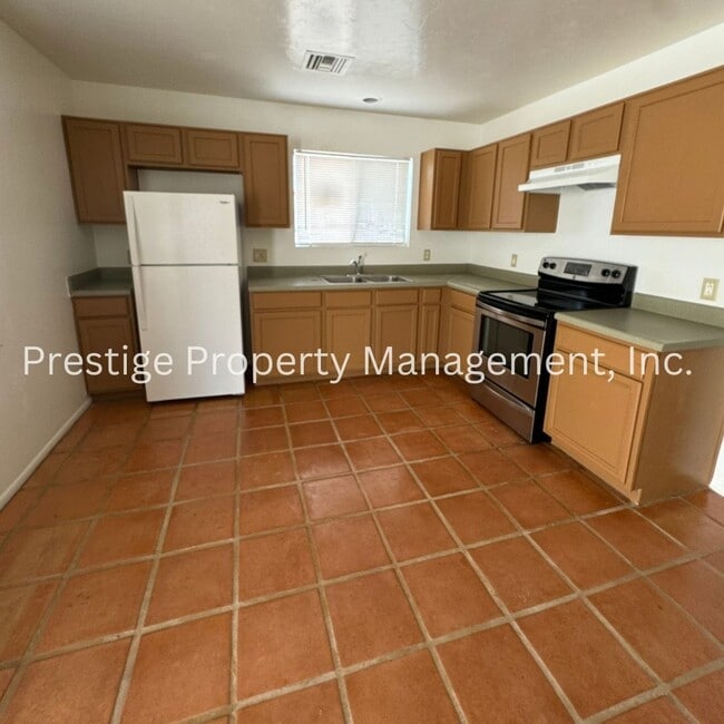 Building Photo - 2258 Unit 1 Rental