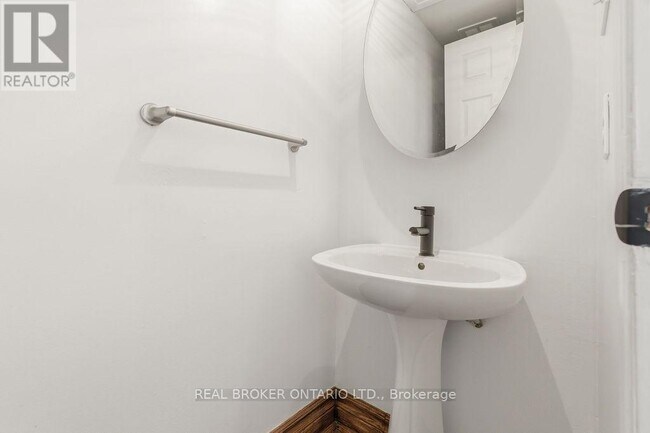 Photo - 3205 Uplands Dr