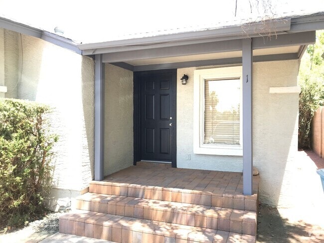 Building Photo - Charming 1 bedroom 1 bathroom Rental