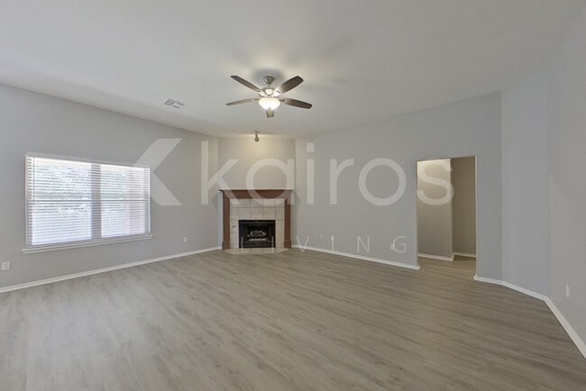 Photo - 912 SE 38th St