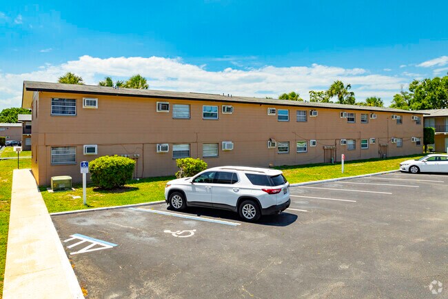 1711-1723 Dixon Blvd Cocoa, FL 32922 - Allen Condos