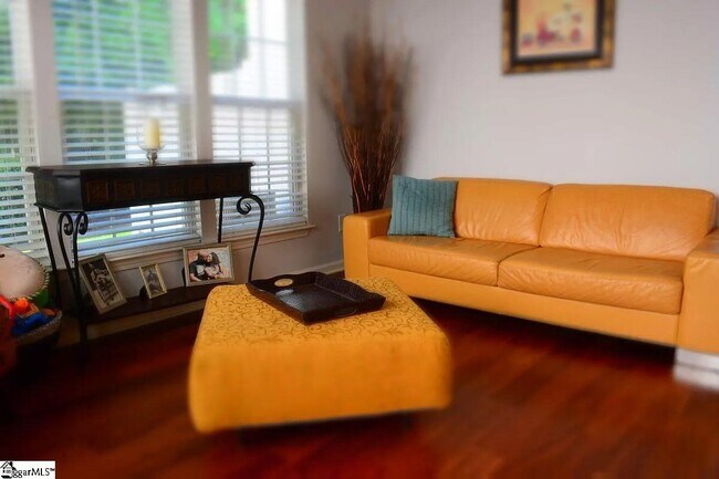 Photo - 254 Hadley Commons Dr