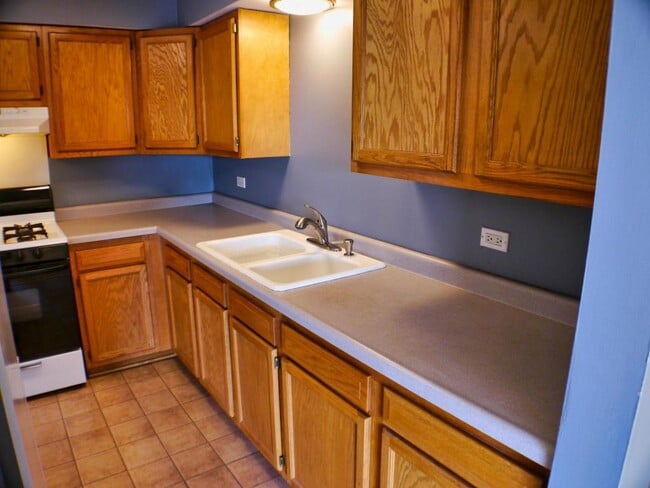 Photo - 4827 W 109th St