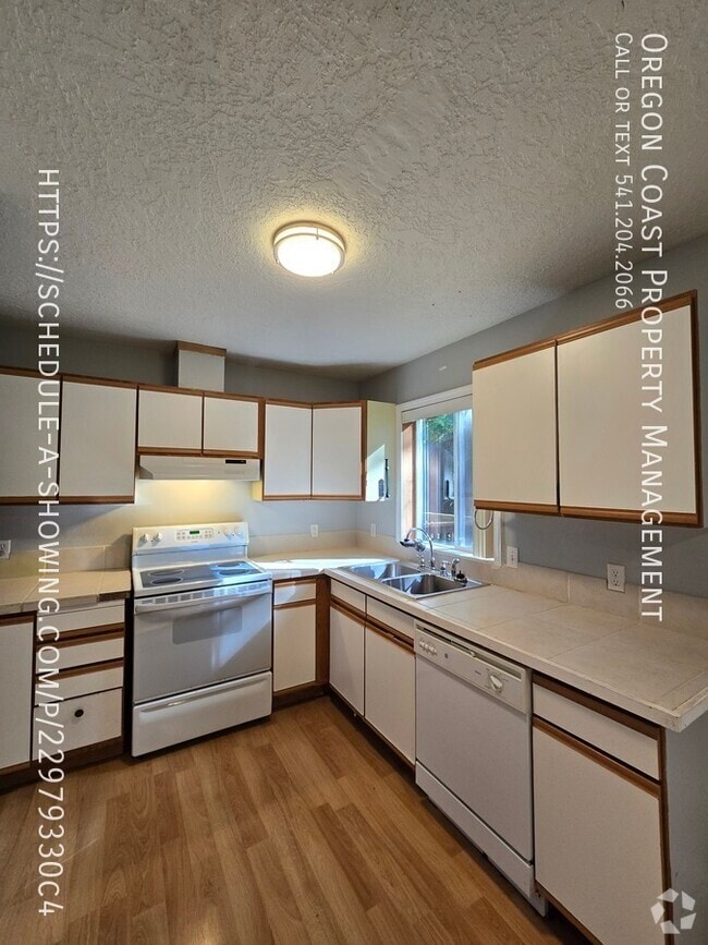 Building Photo - 131 Ainslee Ave Unit B Rental