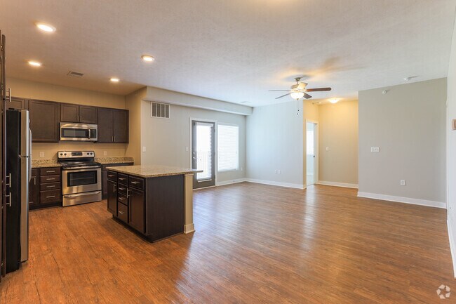 2BR, 2BA - Carver