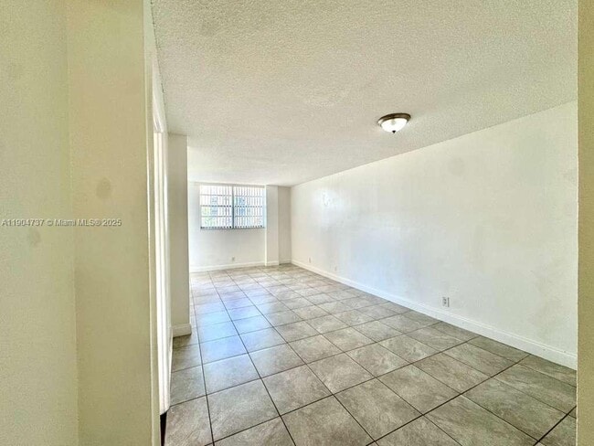 Photo - 2903 N Miami Beach Blvd Unit 203