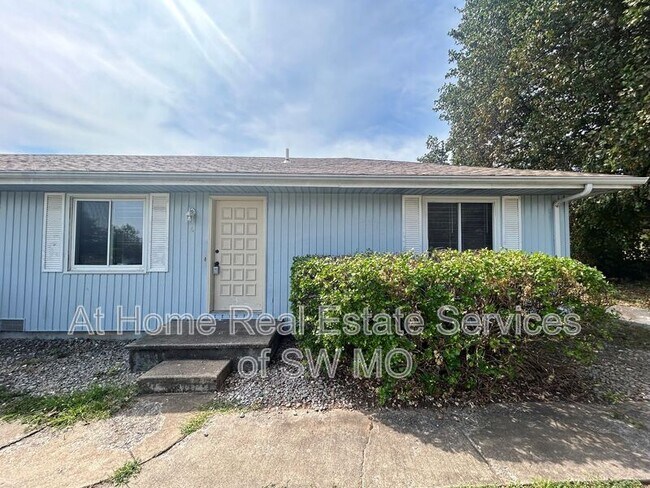 Building Photo - 707 S Suburban Ave Unit A
