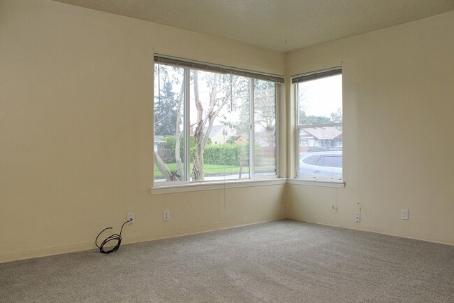 Photo - 8723 SE Taylor St